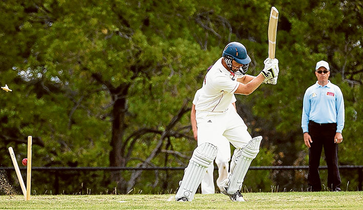 That sinking feeling: Peninsula Old Boys rolled Sorrento for 212. They were chasing 297. Picture: Andrew Hurst
